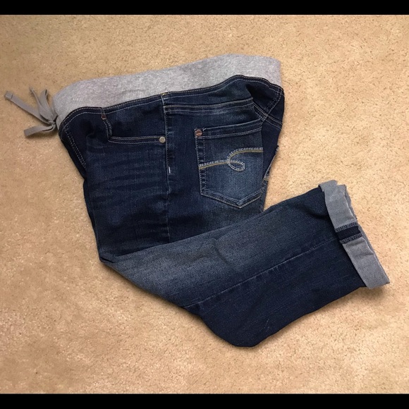 Justice fitted Capris - Picture 1 of 4